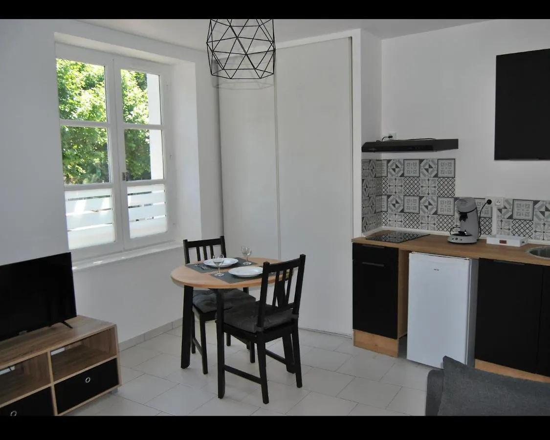 Apt T2 Bck And Wood 
